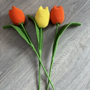 Horgolt tulipánok - otthon & életmód - dekoráció - virágdísz és tartó - csokor & virágdísz - Meska.hu