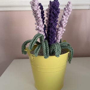 Horgolt levendula kisvödörben - otthon & életmód - dekoráció - asztal és polc dekoráció - asztaldísz - Meska.hu