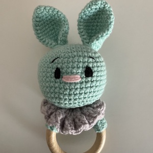 Kézzel horgolt nyuszi csörgő - baba - mama - baba játékok - csörgő - Meska.hu