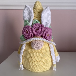 Horgolt nyuszifüles manó - játék & sport - plüssállat & játékfigura - nyuszi - Meska.hu