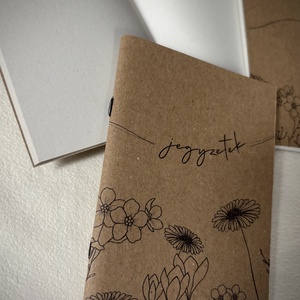 Virágos rét - újrahasznosított papírból készített füzetke , Otthon & Életmód, Papír, írószer, Jegyzetfüzet & Napló, Fotó, grafika, rajz, illusztráció, Papírművészet, MESKA