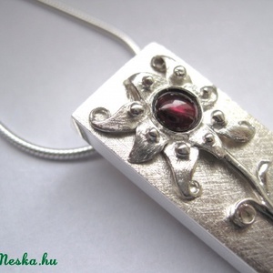 Egyedi pendrive medál, ezüst napraforgó medál valódi gránáttal. Rendelésre! -  - Meska.hu