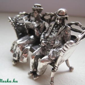 Padon ülő idős házaspár miniatúra ezüstből -  - Meska.hu