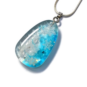 Téli hangulatú mindkét oldalán viselhető hópelyhes nyaklánc III., Ékszer, Nyaklánc, Medálos nyaklánc, Ékszerkészítés, MESKA