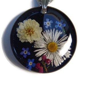 Valódi virágos szépséges nyaklánc VII. - ékszer - nyaklánc - medálos nyaklánc - Meska.hu Valódi virágos szépséges nyaklánc VII. - ékszer - nyaklánc - medálos nyaklánc - Meska.hu