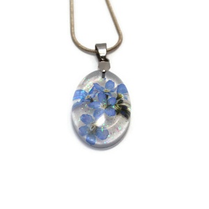 Valódi nefelejcses nyaklánc elegáns csillámdíszítéssel - ékszer - nyaklánc - medálos nyaklánc - Meska.hu Valódi nefelejcses nyaklánc elegáns csillámdíszítéssel - ékszer - nyaklánc - medálos nyaklánc - Meska.hu