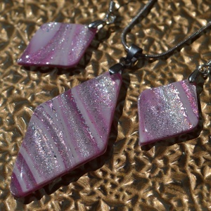 Halványrózsaszín-fehér-gyöngyház csíkos polymer clay ékszerszett - ékszer - ékszerszett - Meska.hu Halványrózsaszín-fehér-gyöngyház csíkos polymer clay ékszerszett - ékszer - ékszerszett - Meska.hu