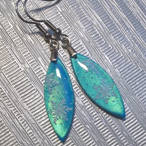 Halványkék hópelyhes fülbevaló - ékszer - fülbevaló - lógó fülbevaló - Meska.hu