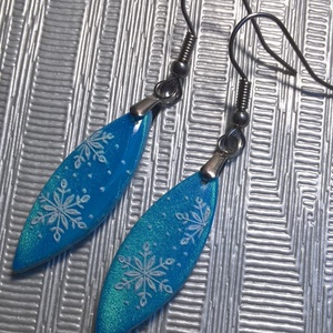 Halványkék hópelyhes fülbevaló - ékszer - fülbevaló - lógó fülbevaló - Meska.hu