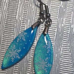 Halványkék hópelyhes fülbevaló, Ékszer, Fülbevaló, Lógó fülbevaló, Ékszerkészítés, MESKA