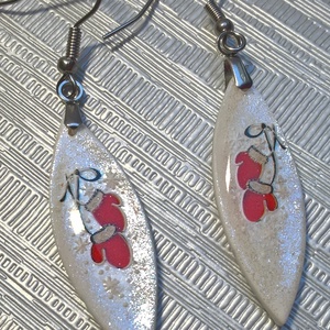 Pici kesztyűs hópelyhes fülbevaló - ékszer - fülbevaló - lógó fülbevaló - Meska.hu