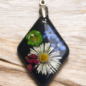 Sokvirágos nyaklánc, Ékszer, Nyaklánc, Medálos nyaklánc, Ékszerkészítés, MESKA