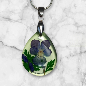 Lila ibolyás nyaklánc II., Ékszer, Nyaklánc, Medálos nyaklánc, Ékszerkészítés, MESKA