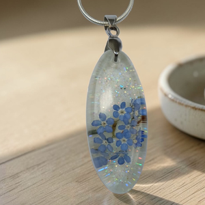 Nefelejcses nyaklánc  - ékszer - nyaklánc - medálos nyaklánc - Meska.hu