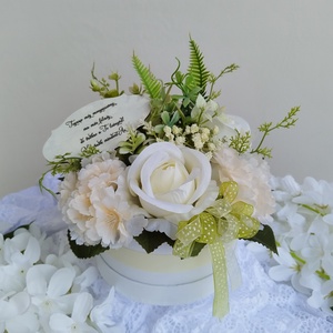 Virágbox krém és zöld színben szülőköszöntőnek, Névnapra, Születésnapra, vagy csak úgy - esküvő - emlék & ajándék - szülőköszöntő ajándék - Meska.hu