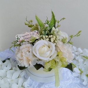 Virágbox krém és zöld színben szülőköszöntőnek, Névnapra, Születésnapra, vagy csak úgy - esküvő - emlék & ajándék - szülőköszöntő ajándék - Meska.hu