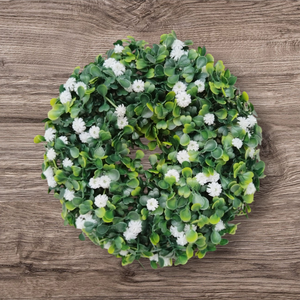 Kis buxus kopogtató apró virágokkal - Meska.hu