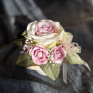 Virágos köszöntő rózsákkal - otthon & életmód - virágdekoráció - virágdíszek - virágdísz kaspóban - Meska.hu