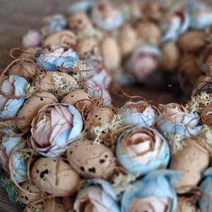 Tavaszi kopogtató vagy asztaldísz pici tojásokkal - otthon & életmód - dekoráció - ajtó- és ablak dekoráció - ajtódísz & kopogtató - Meska.hu