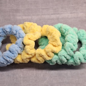 Horgolt hajgumi, scrunchie - ruha & divat - hajdísz & hajcsat - hajráf & hajpánt - Meska.hu