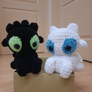 Horgolt plüss fényfúria és éjfúria pár - játék & sport - plüssállat & játékfigura - plüss sárkány - Meska.hu