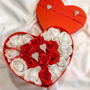 Szív alakú virágdoboz 23 cm, Művészet, Más művészeti ág, Virágkötés, MESKA