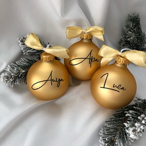 Karácsonyi gömb, egyedi, névre szóló felirattal - üveg karácsonyfa dísz  - Arany - karácsony - karácsonyi lakásdekoráció - karácsonyfadíszek - Meska.hu