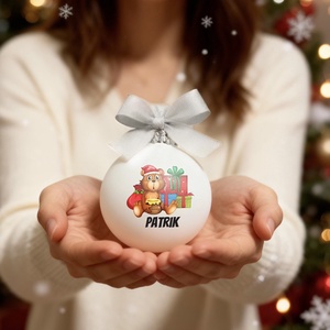 Karácsonyi üveg díszgömb egyedi névvel - Macis - 100014 - karácsony - karácsonyi lakásdekoráció - karácsonyfadíszek - Meska.hu