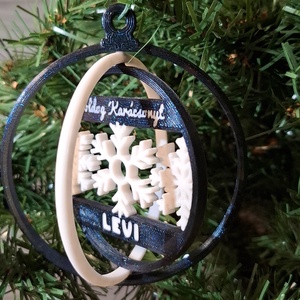 Egyedi, forgatható karácsonyfadísz  személyre szabott felirattal - karácsony - karácsonyi lakásdekoráció - karácsonyfadíszek - Meska.hu