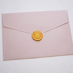 Bézs díszboríték - 20 x 14 cm - esküvő - emlék & ajándék - nászajándék - esküvői pénzátadó boríték, kártya - Meska.hu