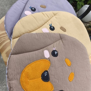 Tacskó székpárna - otthon & életmód - babaszoba, gyerekszoba - iskolai ülőpárna - Meska.hu