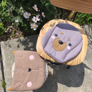 Tacskó székpárna - otthon & életmód - babaszoba, gyerekszoba - iskolai ülőpárna - Meska.hu