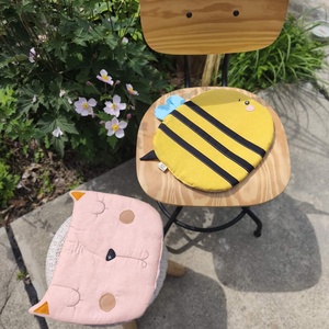 Méhecske székpárna - otthon & életmód - babaszoba, gyerekszoba - iskolai ülőpárna - Meska.hu