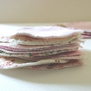 Női szirom/intim szirom - halvány rózsaszín mintás textilekből - szépségápolás - intim higiénia - intimbetét - Meska.hu