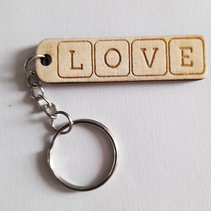 Fa kulcstartó LOVE felirattal - táska & tok - kulcstartó & táskadísz - kulcstartó - Meska.hu