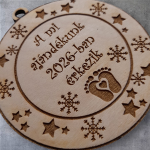 Baba bejelentő gravírozott karácsonyfadísz  - baba - mama - babaemlékek - bababejelentők - Meska.hu