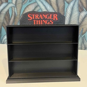 Stranger Things gyűjtői polc  12 férőhelyes Kinder figura tartó - otthon & életmód - dekoráció - asztal és polc dekoráció - dekorációs tál, tartó - Meska.hu