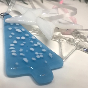 Üvegdíszek karácsonyra - opál kék - karácsony - karácsonyi lakásdekoráció - karácsonyfadíszek - Meska.hu