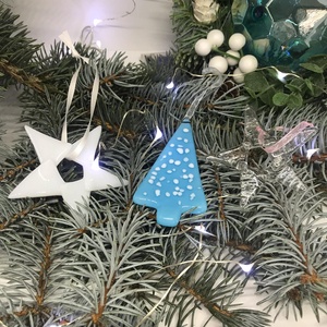 Üvegdíszek karácsonyra - opál kék - karácsony - karácsonyi lakásdekoráció - karácsonyfadíszek - Meska.hu