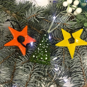 Üvegdíszek karácsonyra - színes - karácsony - karácsonyi lakásdekoráció - karácsonyfadíszek - Meska.hu