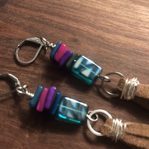 Lógós fülbevaló-4. Bőr függővel  - ékszer - fülbevaló - lógó fülbevaló - Meska.hu