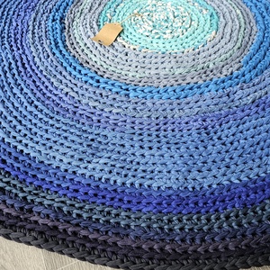 Horgolt szőnyeg kék színvilág - otthon & életmód - lakástextil - szőnyeg - horgolt szőnyeg - Meska.hu Horgolt szőnyeg kék színvilág - otthon & életmód - lakástextil - szőnyeg - horgolt szőnyeg - Meska.hu