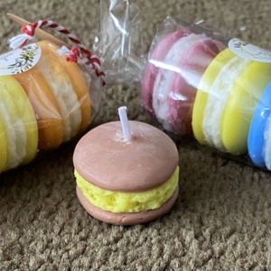 Illatos macaron gyertya - Meska.hu