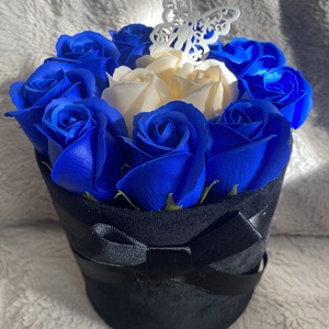 Illatos szappant rózsa box - esküvő - emlék & ajándék - szülőköszöntő ajándék - Meska.hu