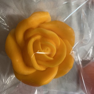 Nőnapra ,anyák napjára illatos dekorszappan virágok - Meska.hu