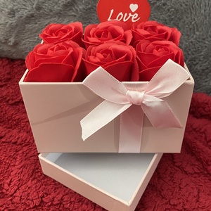 Illatos szappanrózsa box - otthon & életmód - dekoráció - virágdísz és tartó - virágbox, virágdoboz - Meska.hu