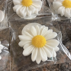 Illatos ,dekorszappanok köszönet  ajándék ,nőnapra - Meska.hu