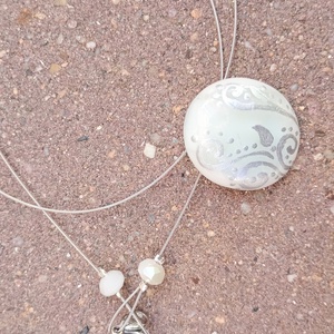 Fehér üvegnyaklánc - ékszer - nyaklánc - medálos nyaklánc - Meska.hu