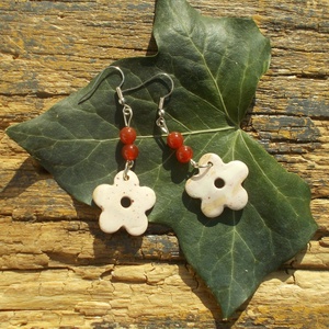 Virágos fülbevaló - ékszer - fülbevaló - lógó fülbevaló - Meska.hu