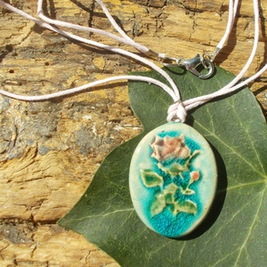 Virágos nyaklánc, Ékszer, Nyaklánc, Medálos nyaklánc, Ékszerkészítés, Kerámia, MESKA